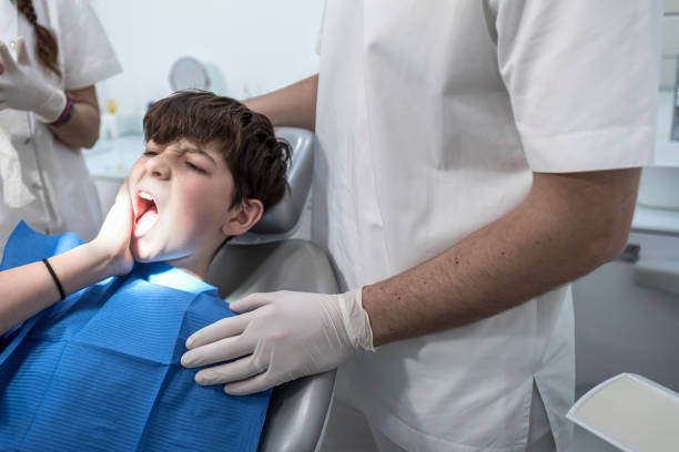 Best Emergency Root Canal Treatment in Anahuac, TX